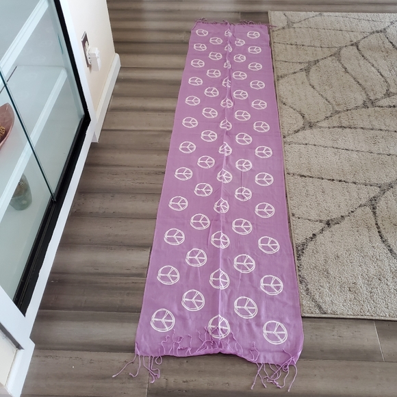 Scarf - Picture 2 of 3